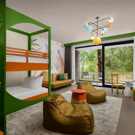 Ng Phaselis Bay كمر